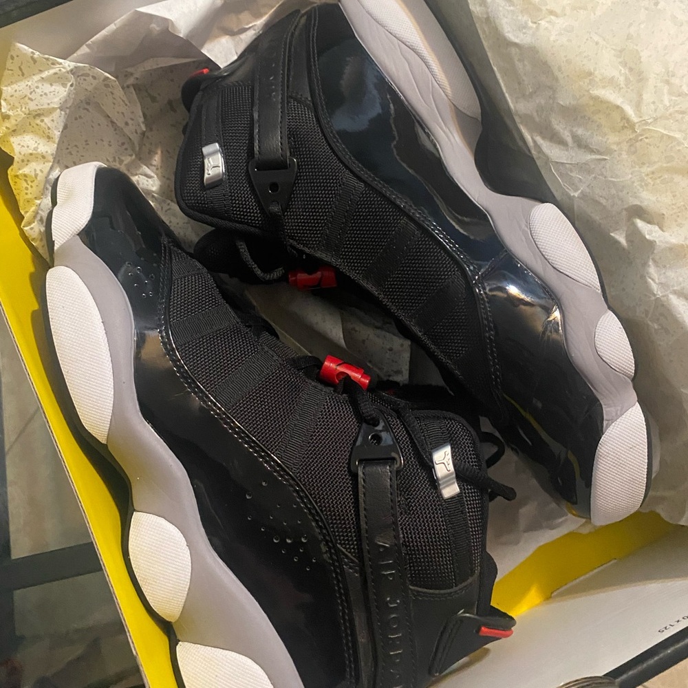 Jordan 11’s size 10 worn once only!!